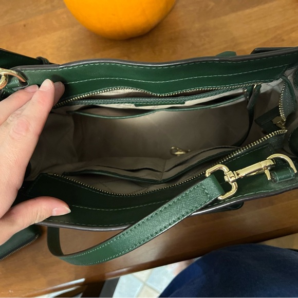 Michael Kors forest green wallet and purse - Picture 3 of 5